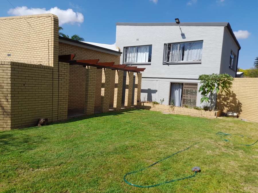 4 Bedroom Property for Sale in Naudeville Free State